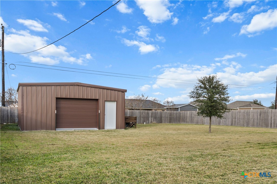 314 Blue Jay Loop Victoria, TX 77905 - Photo 22 of 27 a view of a backyard