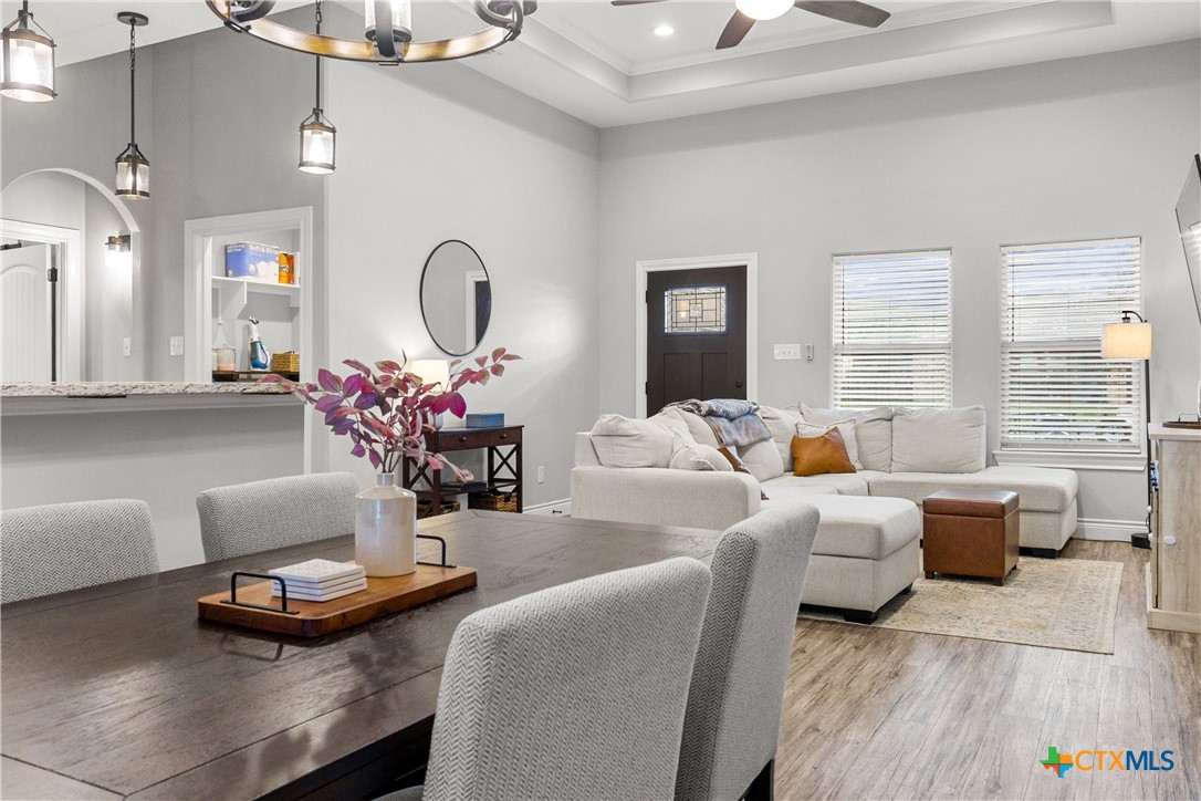 314 Blue Jay Loop Victoria, TX 77905 - Photo 6 of 27 a living room with furniture kitchen view and a large window
