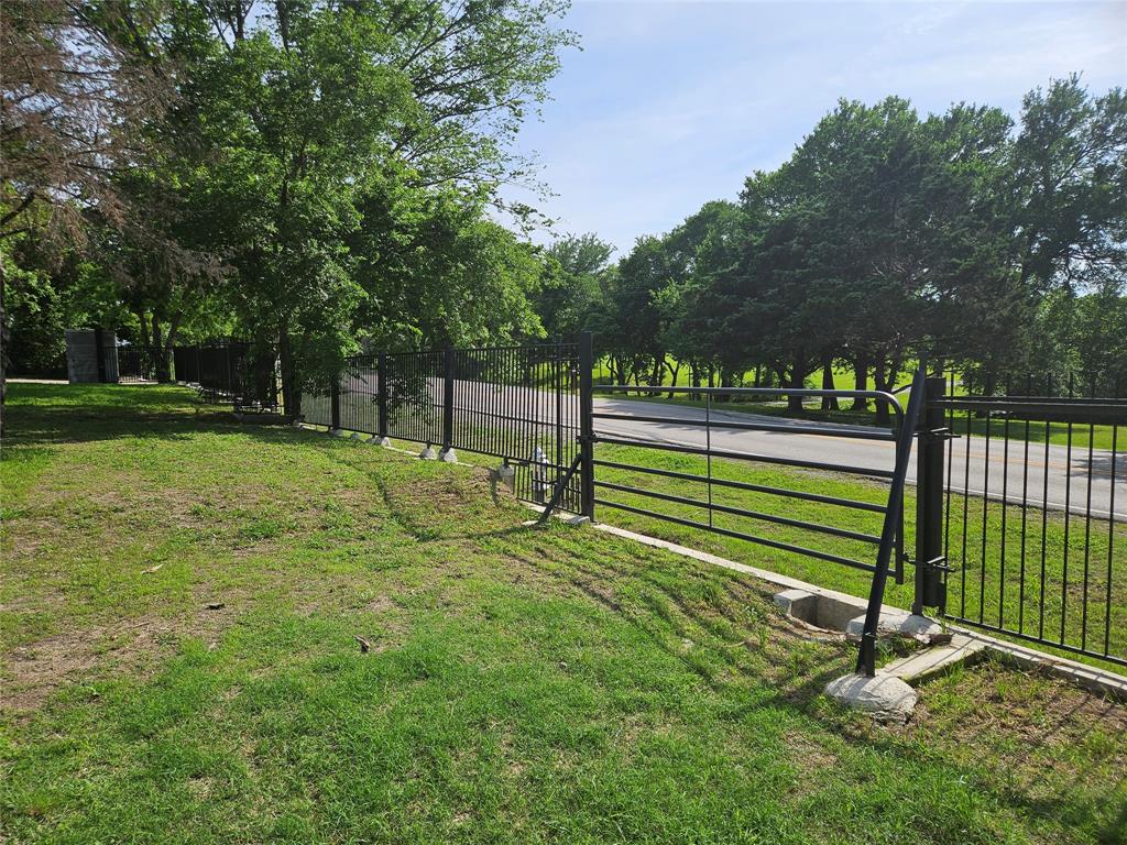 234 East Fork Road Sunnyvale, TX 75182 - Photo 27 of 32 a view of a park with large trees