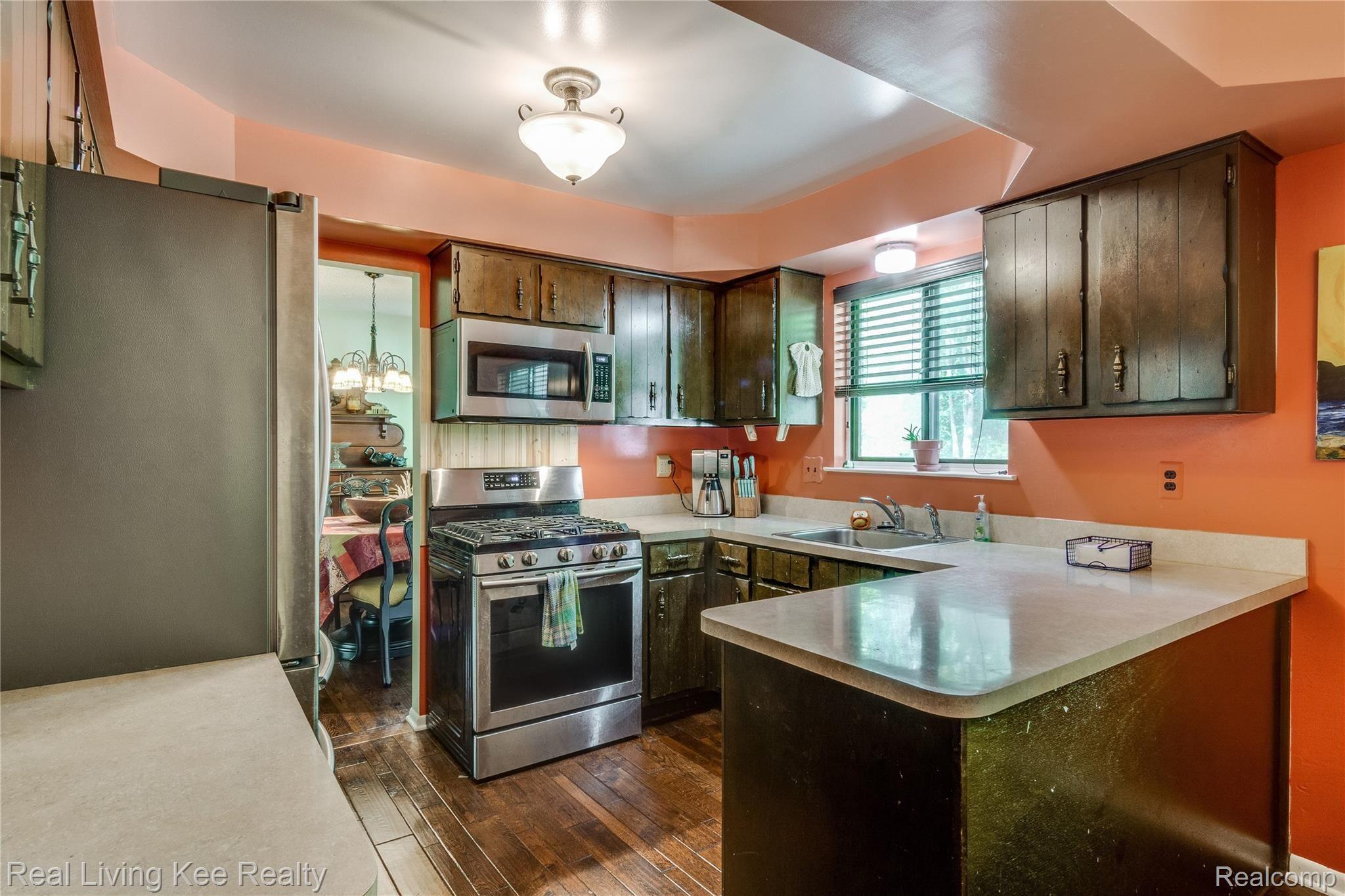 2861 Ranieri Drive Troy, MI 48085 - Photo 16 of 36 Interiors (10 of 27).jpg