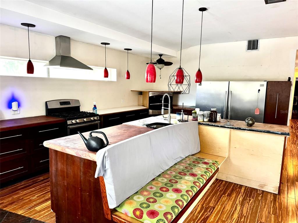 1407 Tampa Road Palm Harbor, FL 34683 - Photo 9 of 14