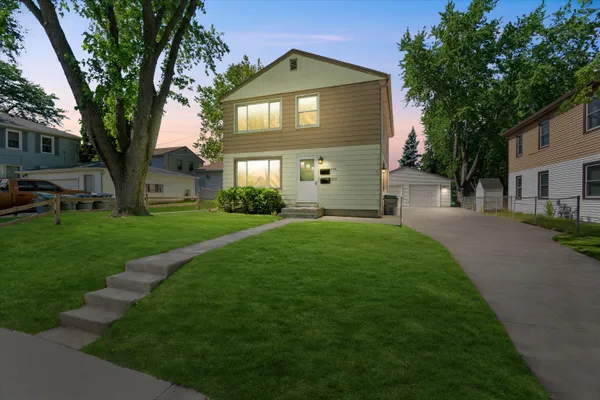 $329,900 | 4714-4716 West Howard Avenue, Unit 4716, Milwaukee, WI 53220