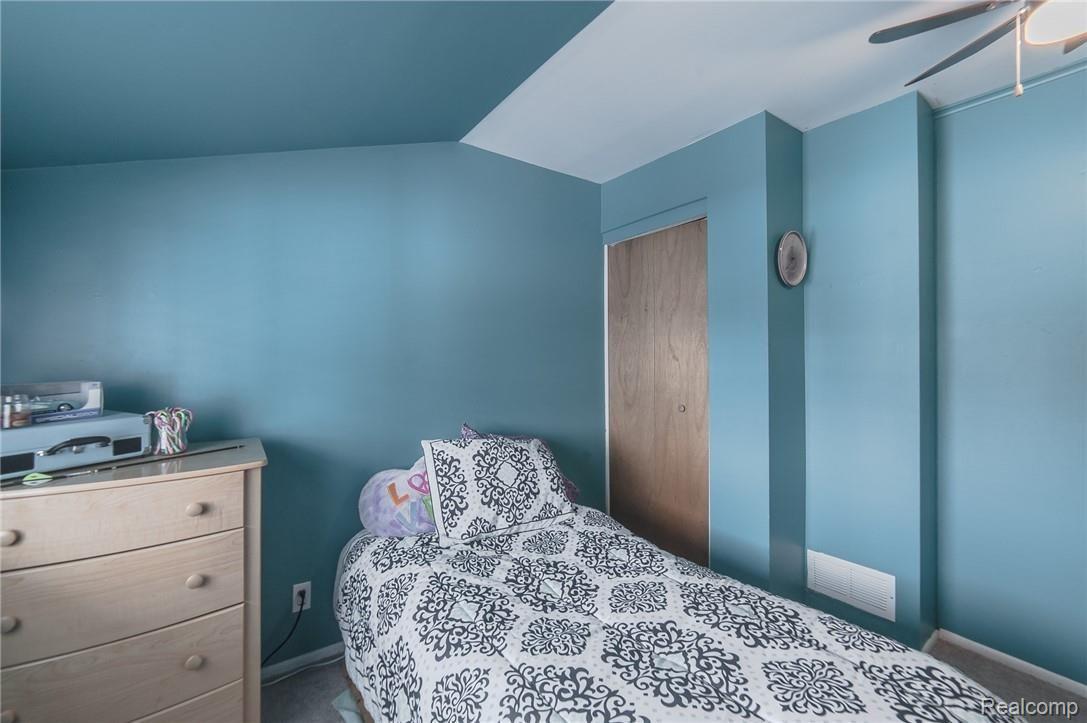 2193 South Long Lake Road Fenton, MI 48430 - Photo 34 of 62 2193 S Long Lake-36.jpg