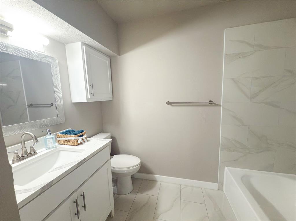 2431 Marfa Avenue Dallas, TX 75216 - Photo 33 of 39