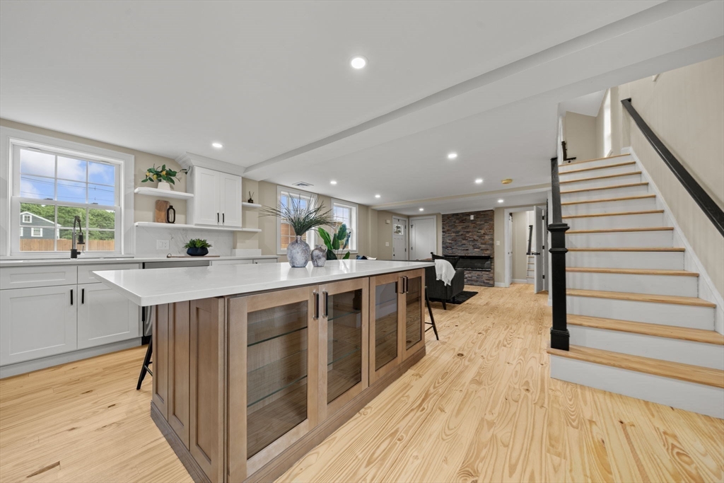 162 High Street, Unit B Danvers, MA 01923 - Photo 9 of 32