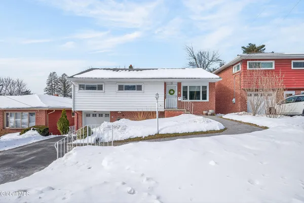 $339,900 | 72 Pinehurst Avenue, Albany, NY 12203