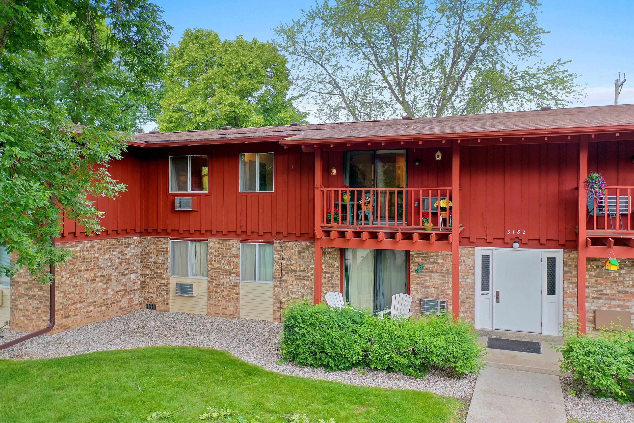 3182 Justin Court, Unit 5 Appleton, WI 54914 - Photo 2 of 34