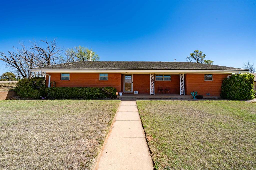 412 North Orange Street Roby, TX 79543 - Photo 1 of 32