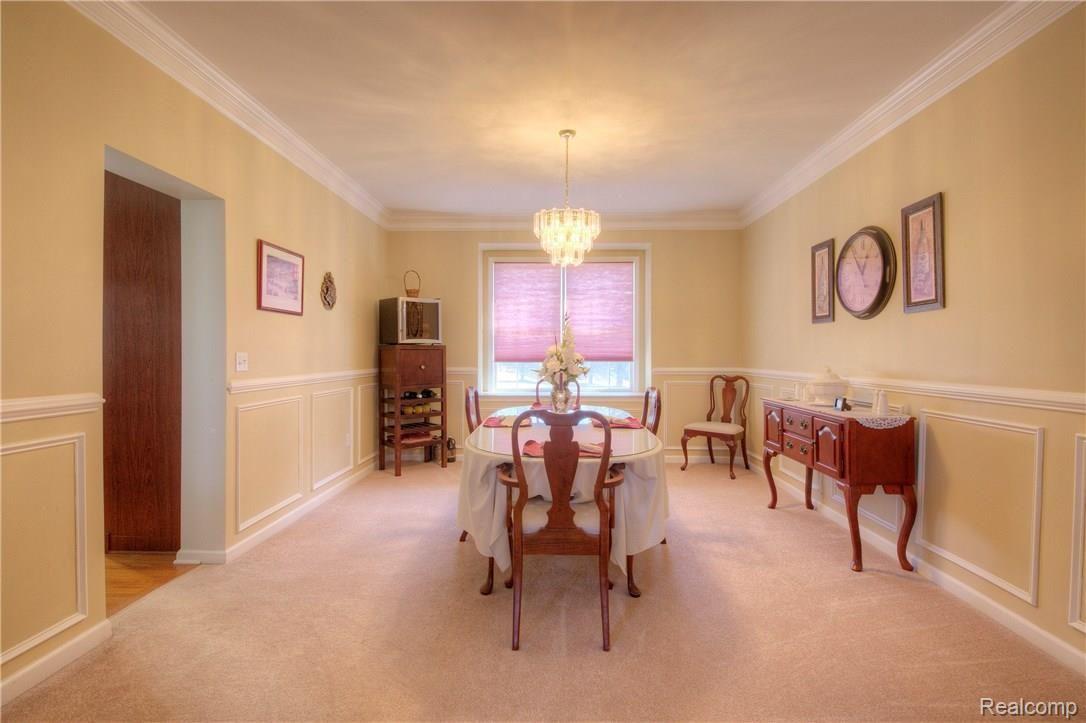190 Timber Ridge Drive Highland, MI 48357 - Photo 13 of 50 13 Dining.jpg