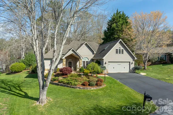 $639,900 | 113 Fairway Knoll Drive, Hendersonville, NC 28739