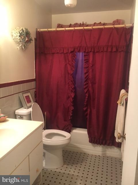 1309 Heather Hill Road Baltimore, MD 21239 - Photo 4 of 11 Bath
