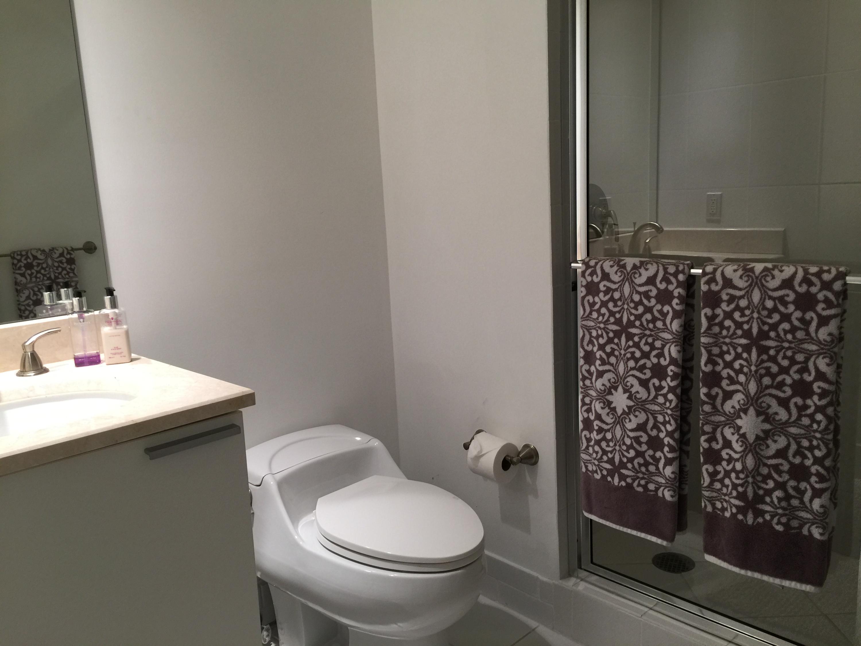 2640 Lake Shore Drive, Unit 809 Riviera Beach, FL 33404 - Photo 15 of 38 IMG_3960