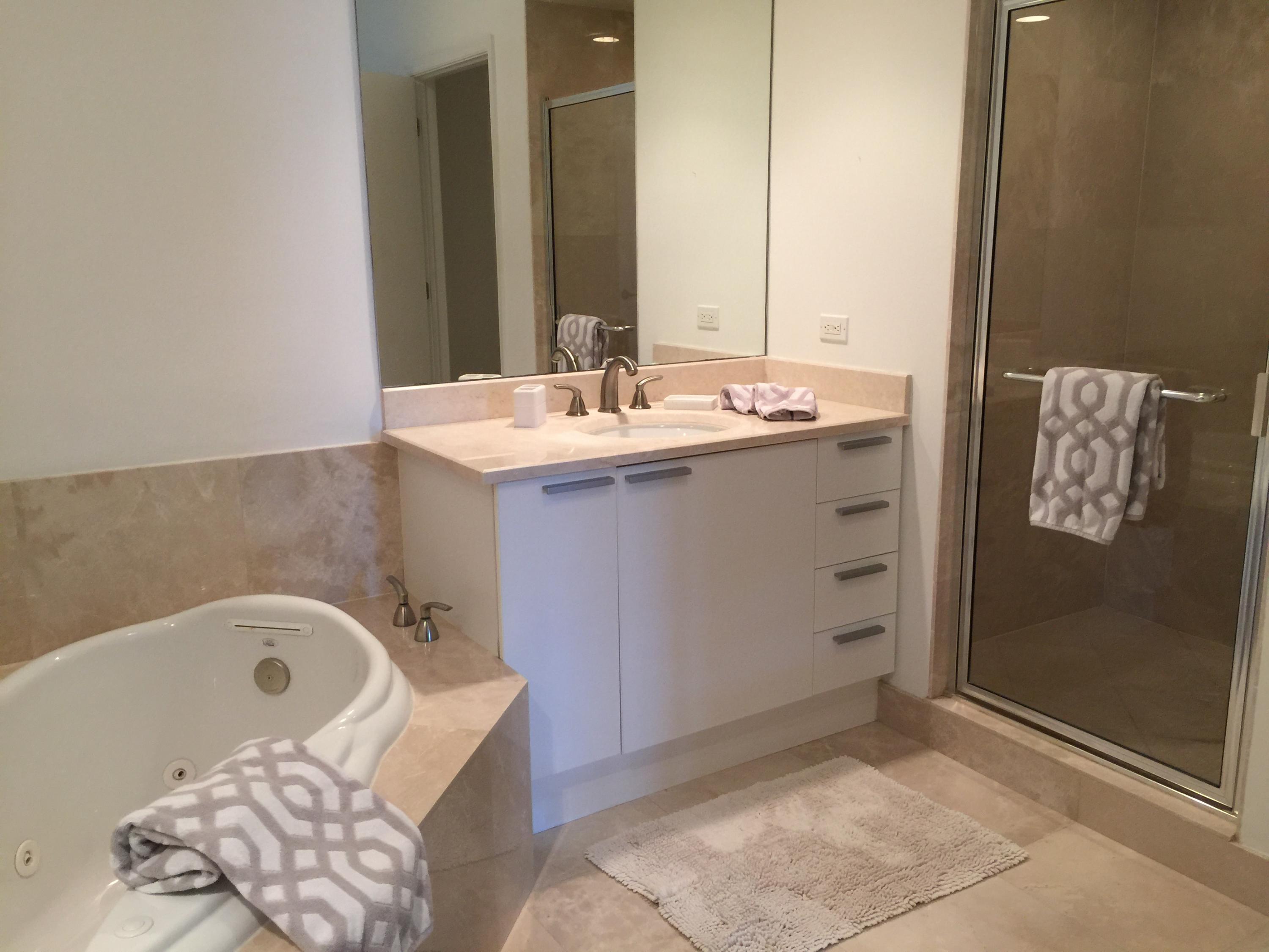 2640 Lake Shore Drive, Unit 809 Riviera Beach, FL 33404 - Photo 19 of 38 IMG_3990