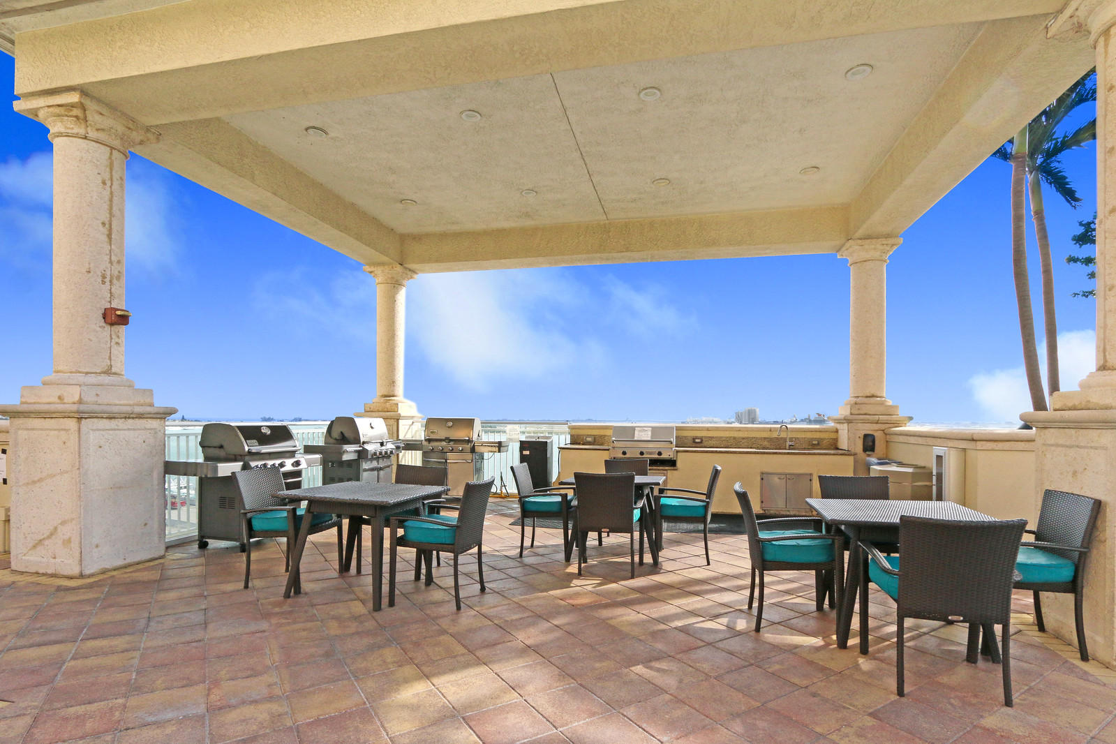 2640 Lake Shore Drive, Unit 809 Riviera Beach, FL 33404 - Photo 30 of 38 27_Image-25_mls