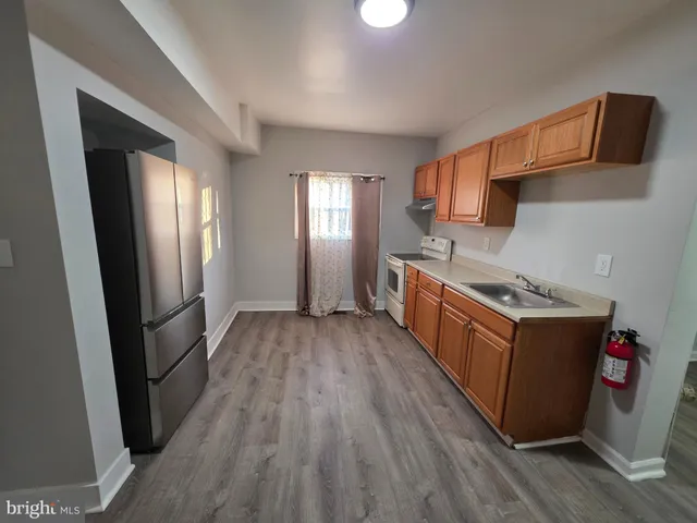 $1,700 | 110 North 4th Street, Millville, NJ 08332