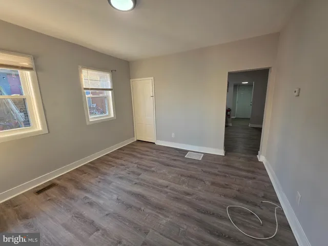 $1,700 | 110 North 4th Street, Millville, NJ 08332