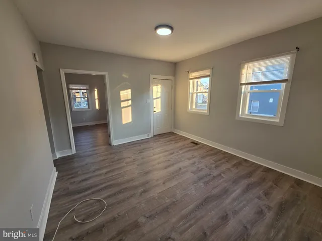 $1,700 | 110 North 4th Street, Millville, NJ 08332