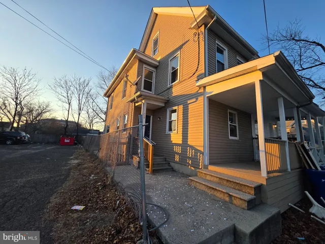 $1,700 | 110 North 4th Street, Millville, NJ 08332