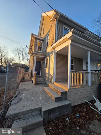 $1,625 | 110 North 4th Street, Millville, NJ 08332