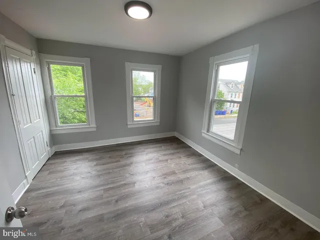 $1,700 | 110 North 4th Street, Millville, NJ 08332