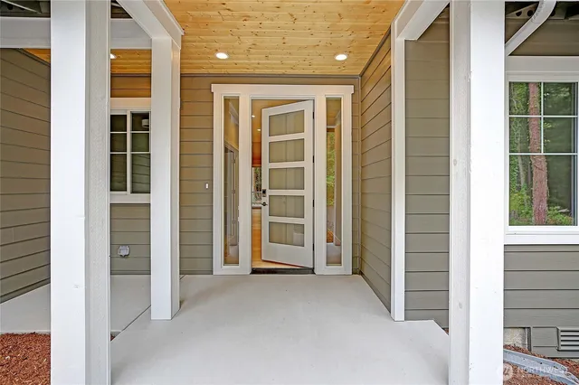 a view of an entryway of house