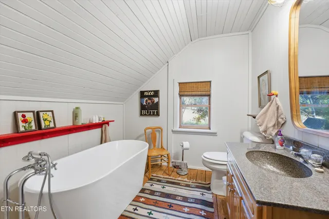 $449,900 | 645 Mt Pleasant Road, Vonore, TN 37885