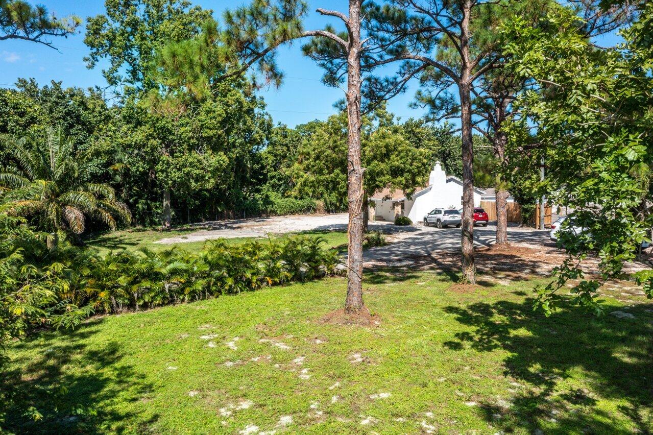 6370 High Ridge Road Lake Worth, FL 33462 - Photo 3 of 10 003-6370HighRidgeRoad-LakeWorth-FL-33462