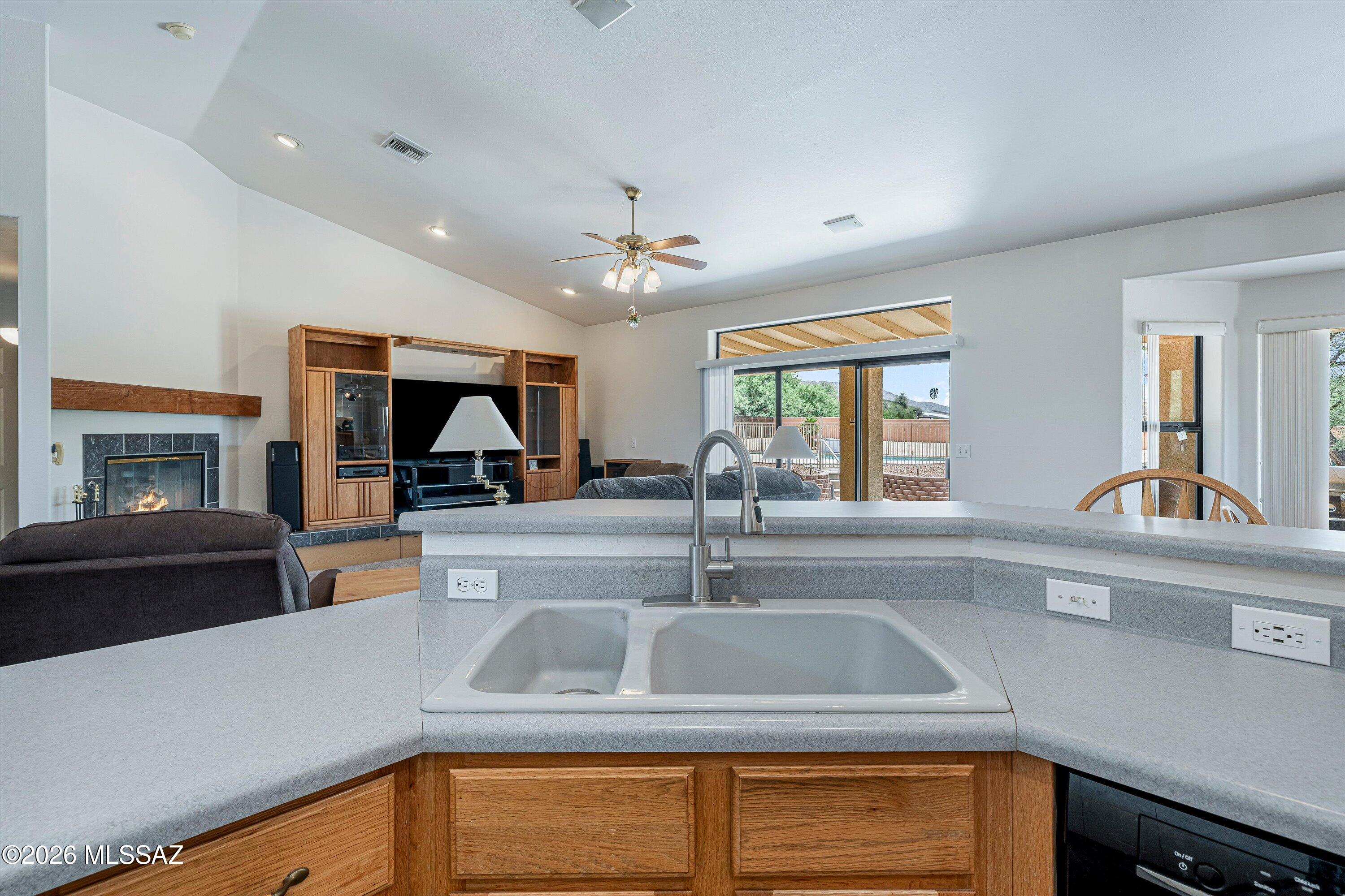 4940 North Castle Ridge Road Tucson, AZ 85749 - Photo 14 of 43 16-Kitchen