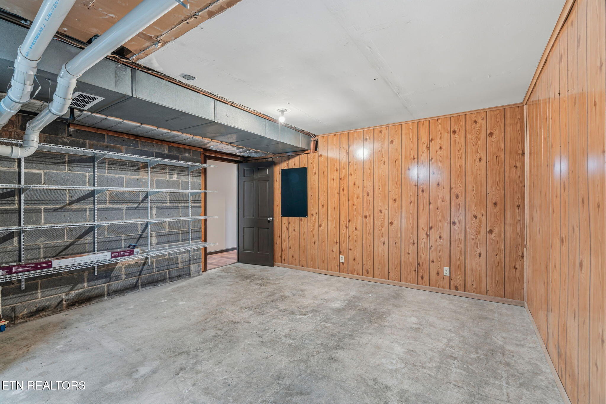 138 Newell Lane Oak Ridge, TN 37830 - Photo 40 of 51 138 Newell Ln - Utility_Workshop (2)