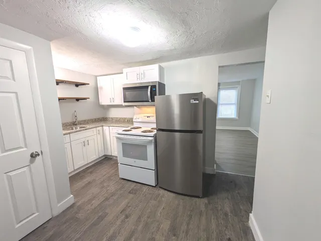 $2,365,000 | 3 South Shore Road, Salem, NH 03079