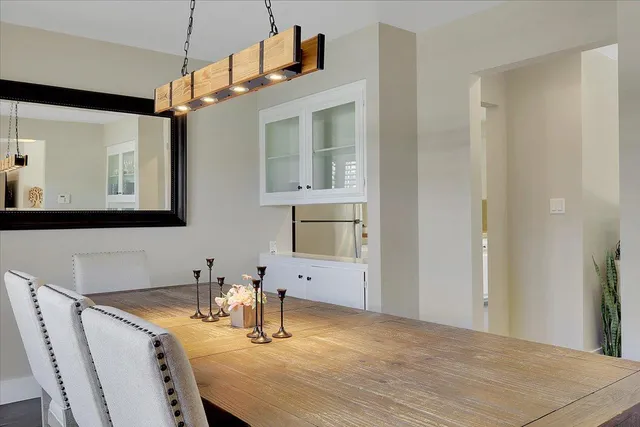 $1,095,000 | 2656 American River Drive, Sacramento, CA 95864