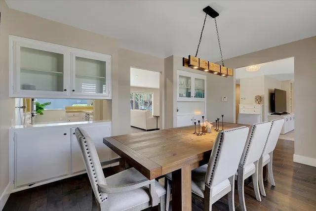 $1,095,000 | 2656 American River Drive, Sacramento, CA 95864