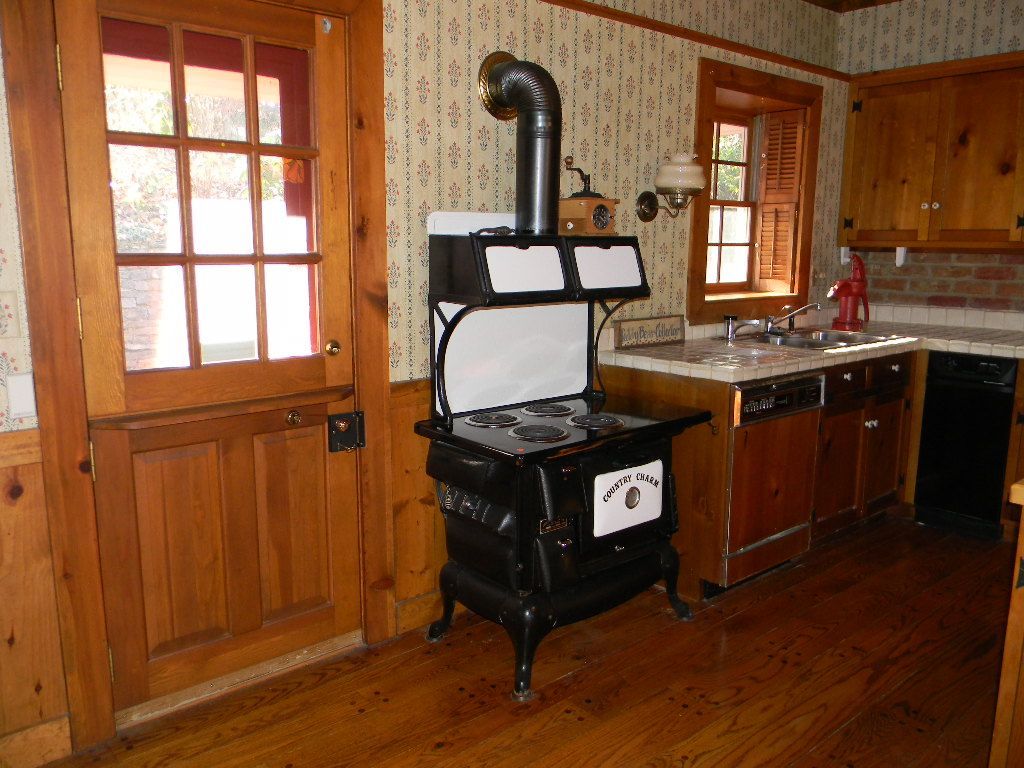 3701 Mud Lick Road Southwest Roanoke, VA 24018 - Photo 11 of 36 Dutch Door and Country Stove