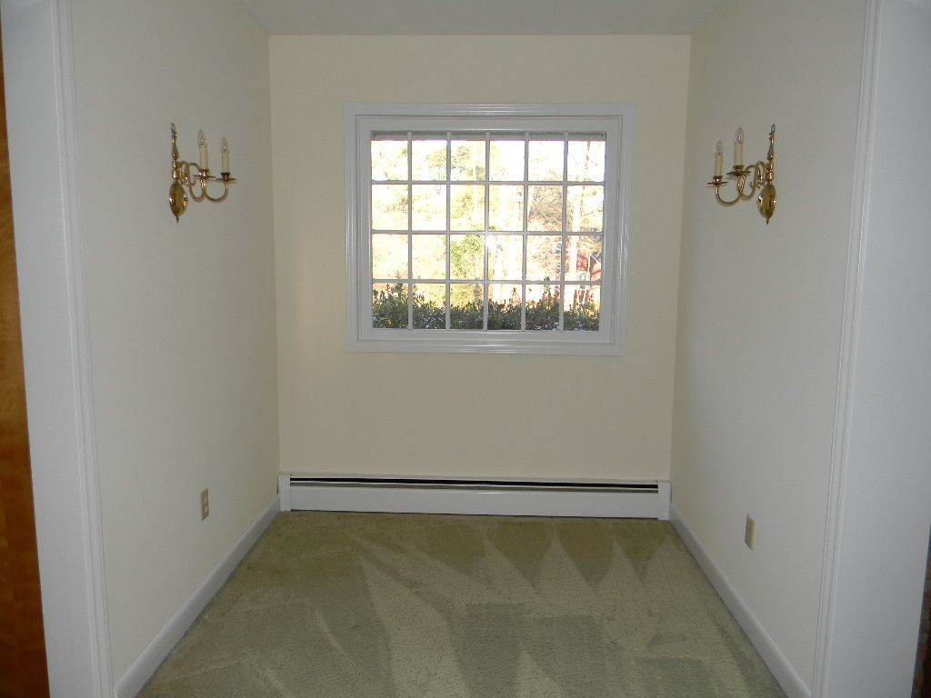 3701 Mud Lick Road Southwest Roanoke, VA 24018 - Photo 13 of 36 Offset between Great Room and Old Kitche