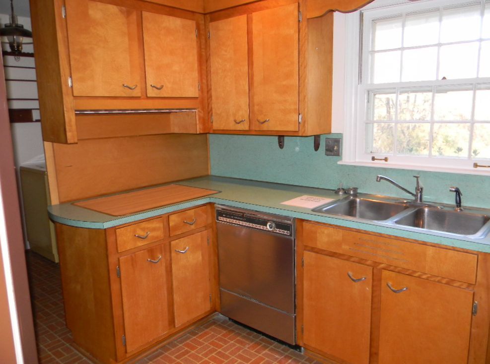 3701 Mud Lick Road Southwest Roanoke, VA 24018 - Photo 14 of 36 Old Kitchen - Butlers Pantry