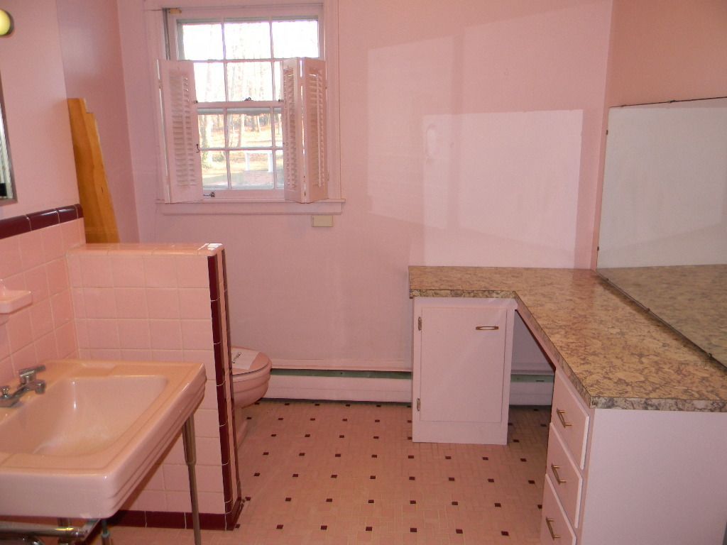 3701 Mud Lick Road Southwest Roanoke, VA 24018 - Photo 22 of 36 Hall Bath