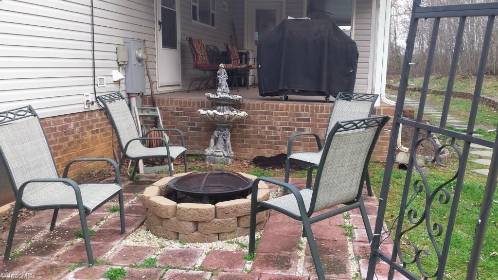 810 Woolen Store Road Reidsville, NC 27320 - Photo 17 of 19