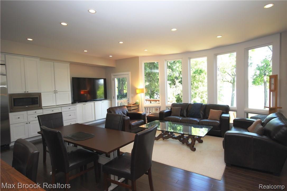 6290 Commerce Road West Bloomfield, MI 48324 - Photo 16 of 51 This is not just a kitchen, it's a destination