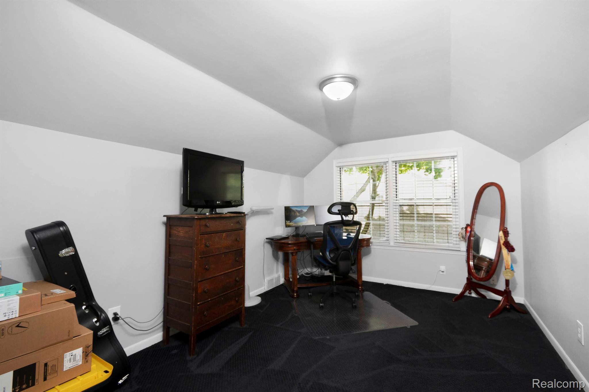 580 Cook Road Grosse Pointe, MI 48236 - Photo 37 of 48 Gallery Image 37