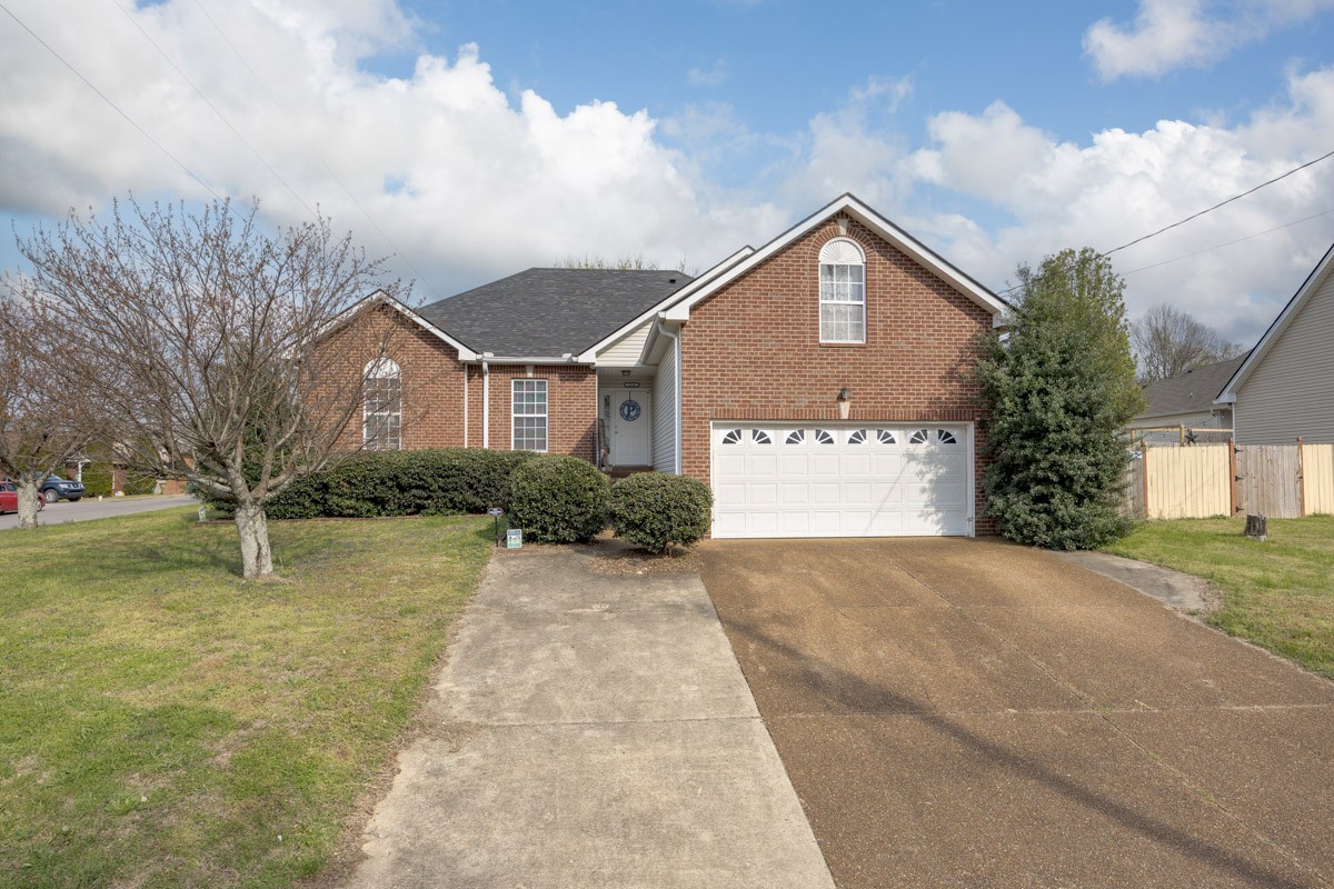 124 Shannon Avenue Madison, TN 37115 - Photo 2 of 21