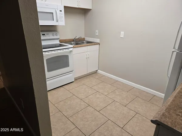 $850 | 902 East Southern Avenue, Unit 2, Phoenix, AZ 85040
