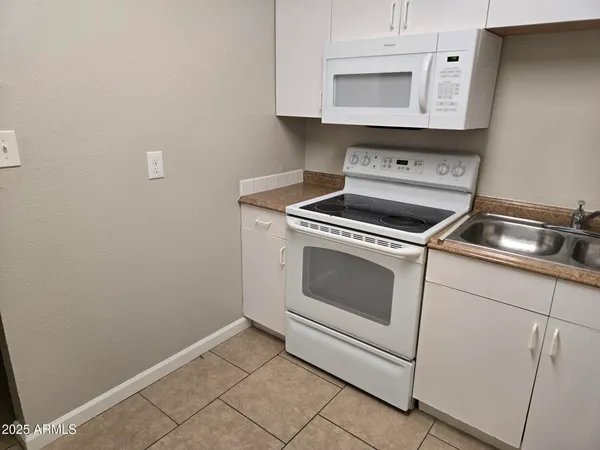 $850 | 902 East Southern Avenue, Unit 2, Phoenix, AZ 85040