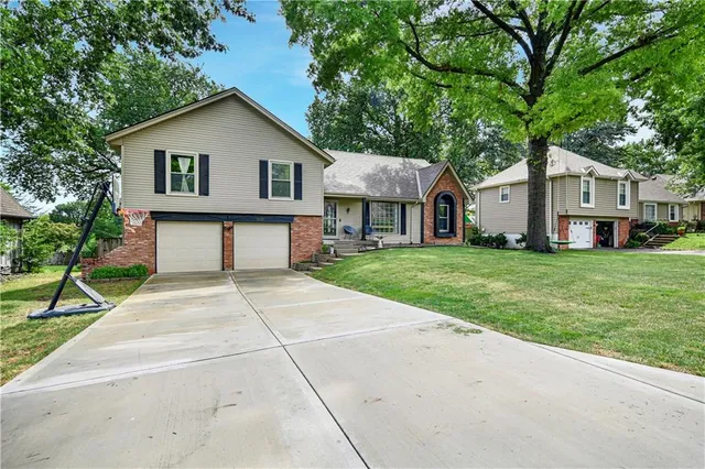$450,000 | 10107 Monrovia, Lenexa, KS 66215