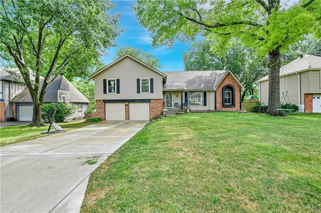 $450,000 | 10107 Monrovia, Lenexa, KS 66215