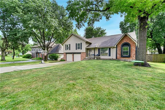 $450,000 | 10107 Monrovia, Lenexa, KS 66215