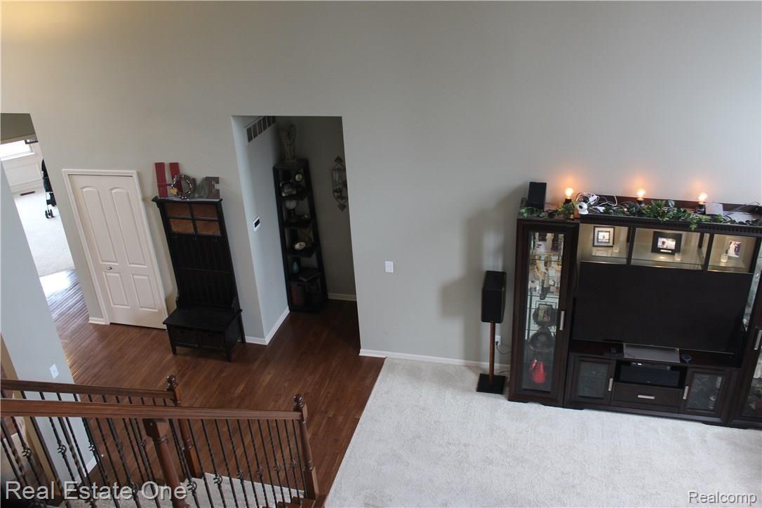 16235 Moore Park Road Macomb, MI 48044 - Photo 27 of 56 IMG_1973.JPG