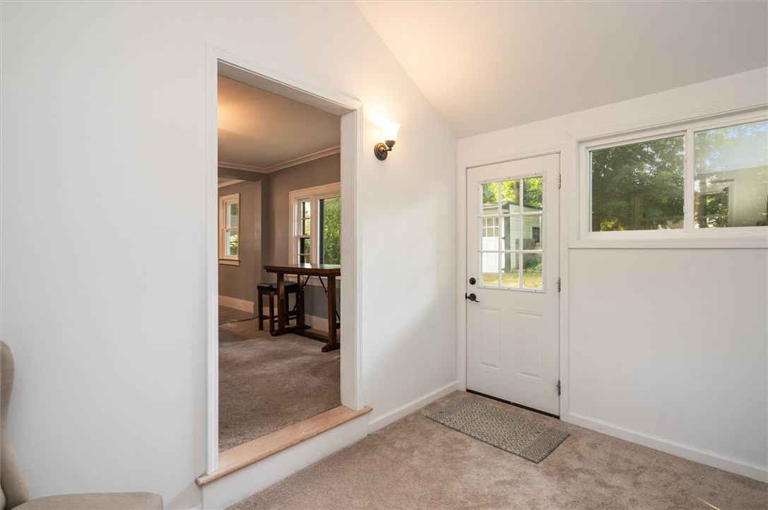 297 Spencer Road Irondequoit, NY 14609 - Photo 15 of 45