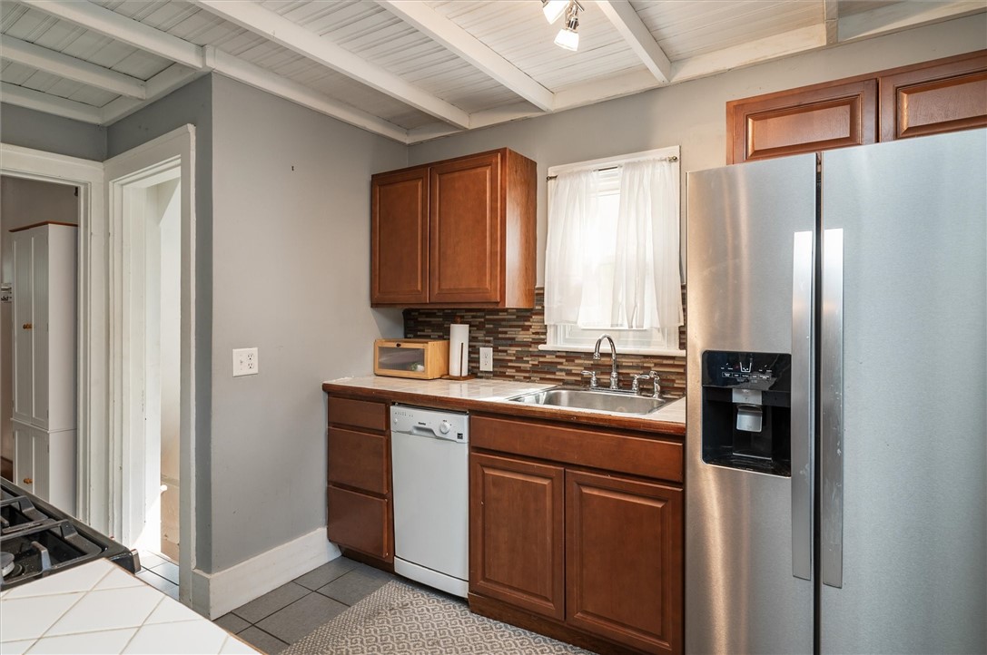 297 Spencer Road Irondequoit, NY 14609 - Photo 16 of 45