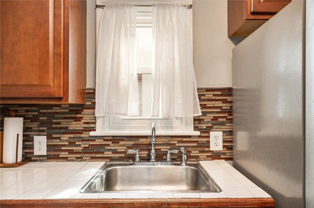 297 Spencer Road Irondequoit, NY 14609 - Photo 20 of 45