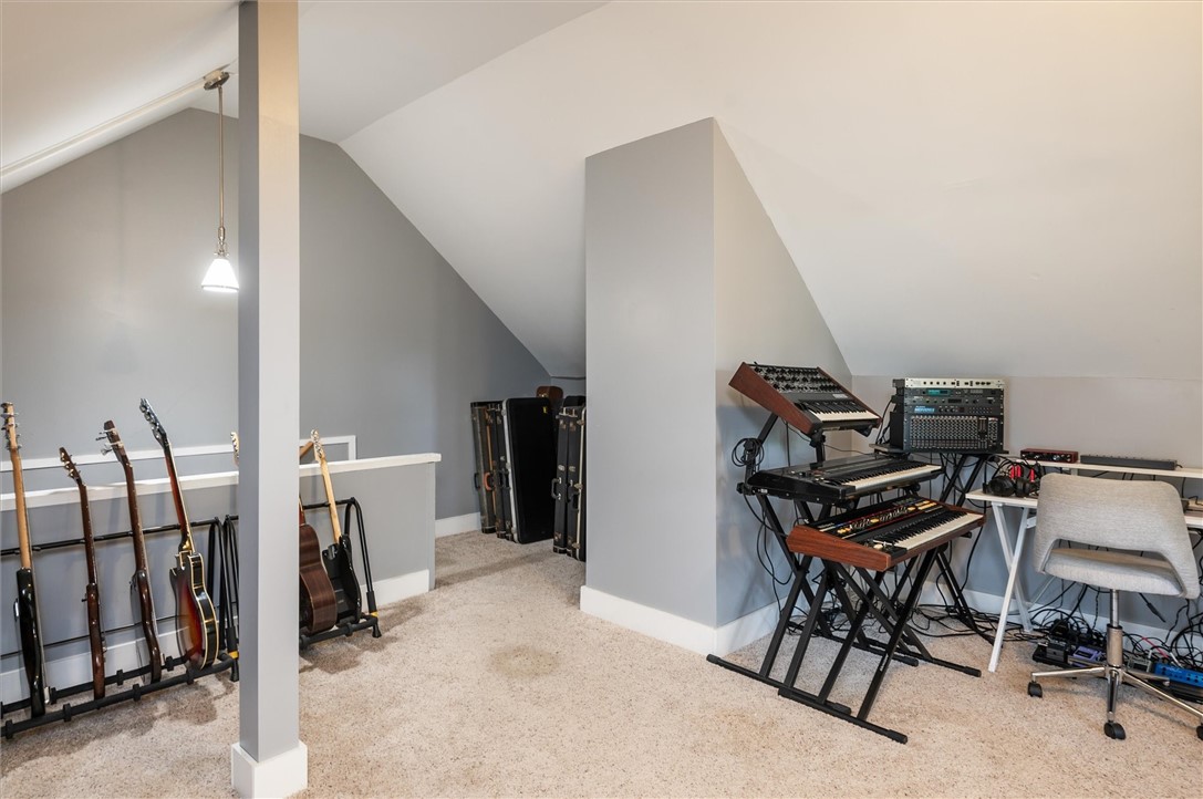 297 Spencer Road Irondequoit, NY 14609 - Photo 32 of 45